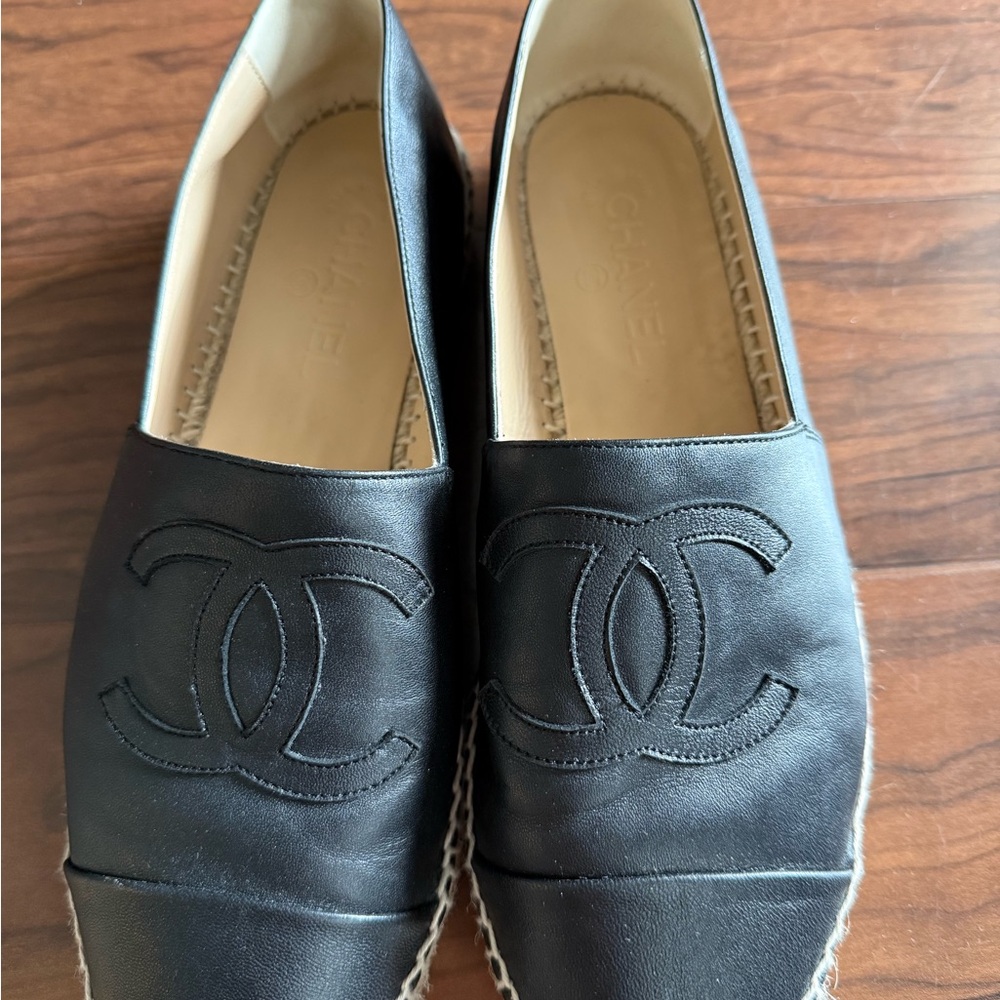CHANEL Black Leather Espadrilles size 42